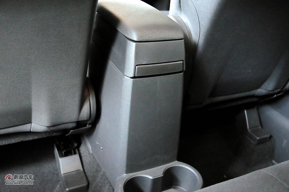 2011款自由客实拍