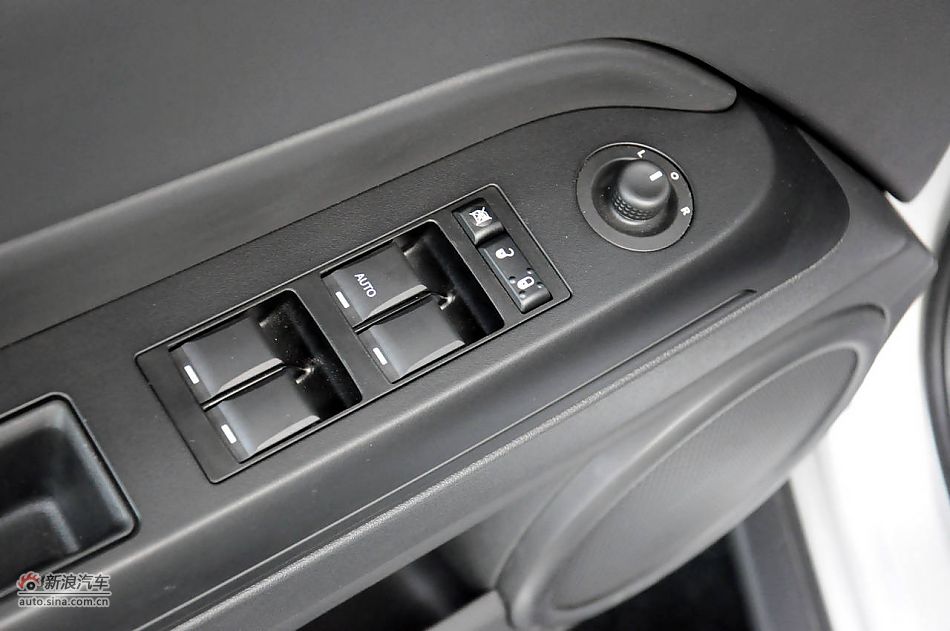 2011款自由客实拍