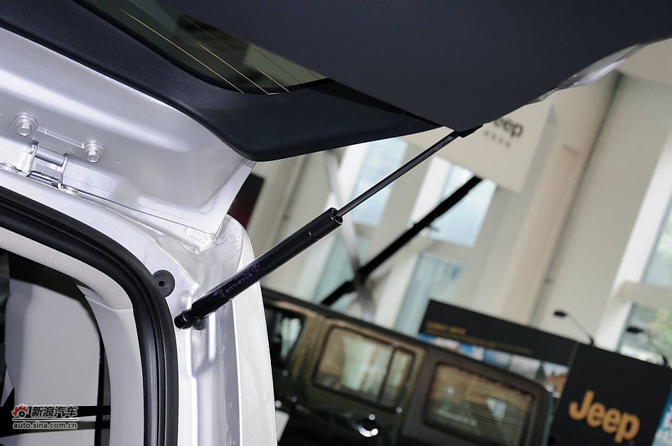 2011款自由客实拍