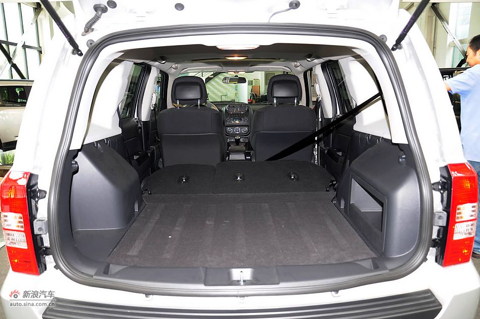 2011款自由客实拍