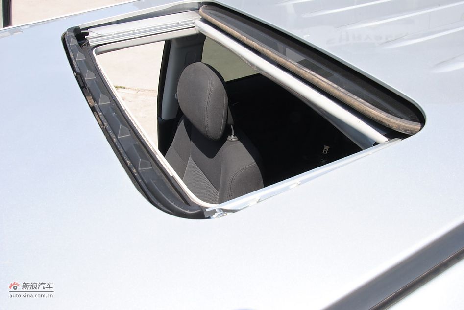 2011款Jeep自由客