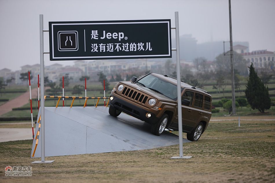 2011款Jeep自由客