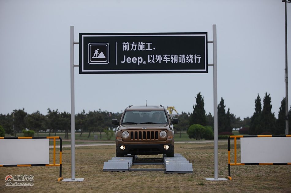 2011款Jeep自由客