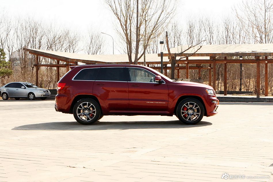 2012款全新Jeep大切诺基SRT8