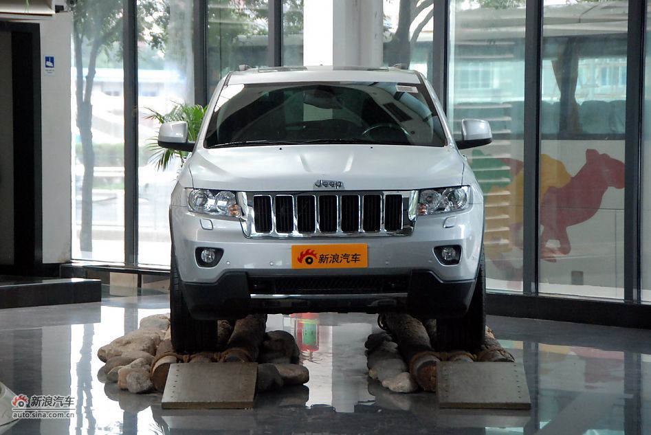 2011款全新Jeep大切诺基豪华版