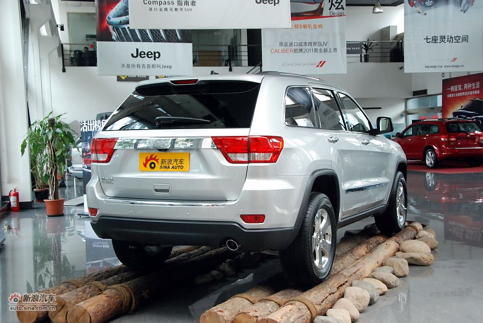 2011款全新Jeep大切诺基豪华版