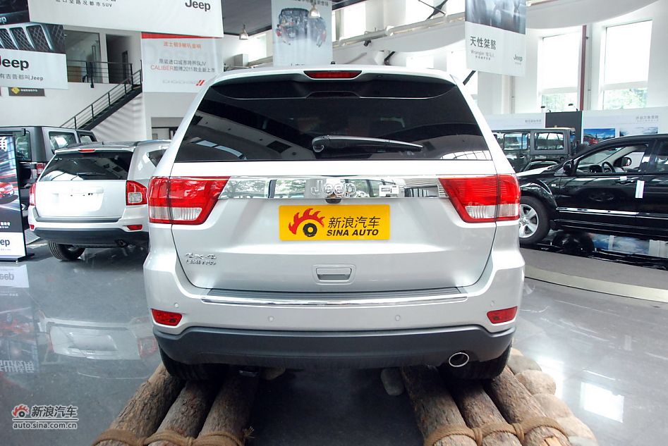 2011款全新Jeep大切诺基豪华版