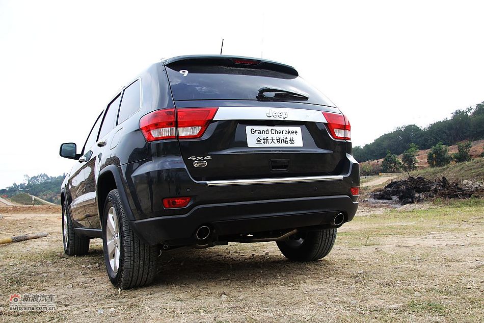 新浪汽车体验试驾全新大切诺基-外观