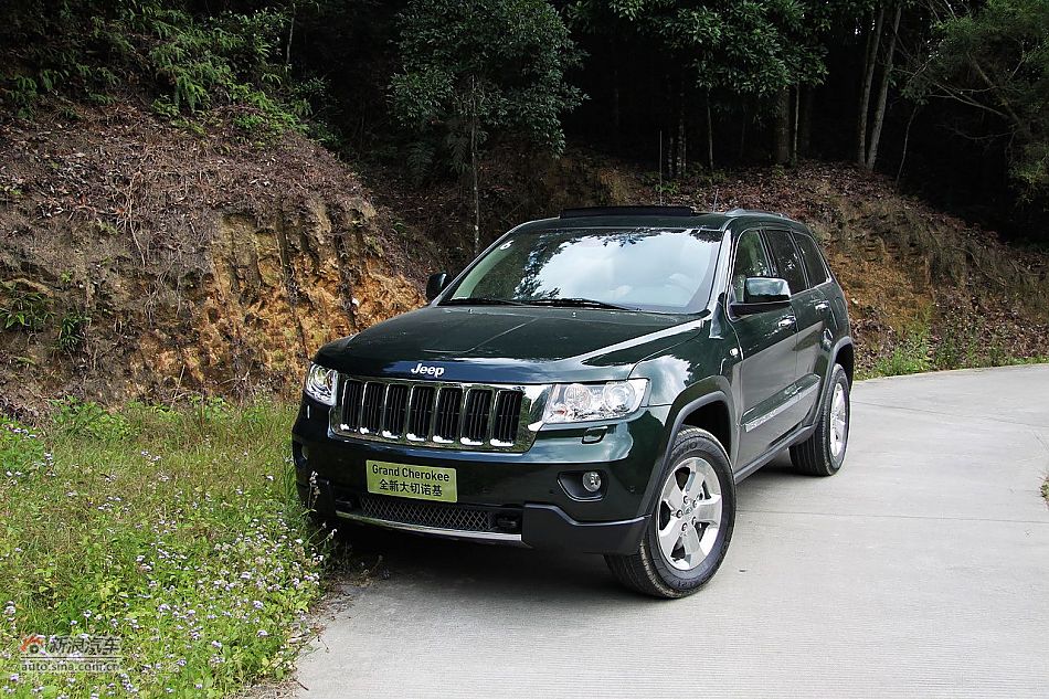 新浪汽车体验试驾全新大切诺基-外观