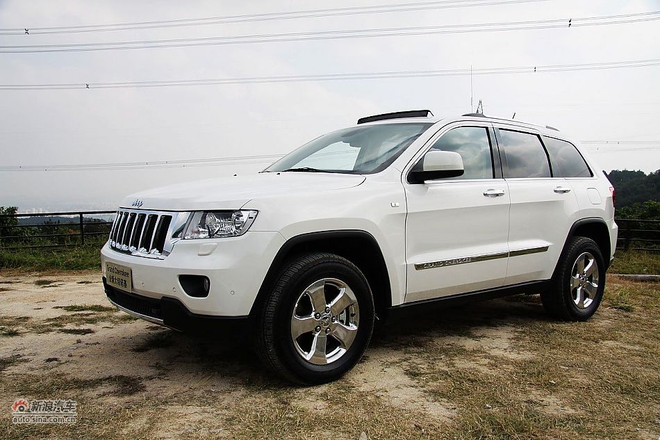 新浪汽车体验试驾全新大切诺基-外观