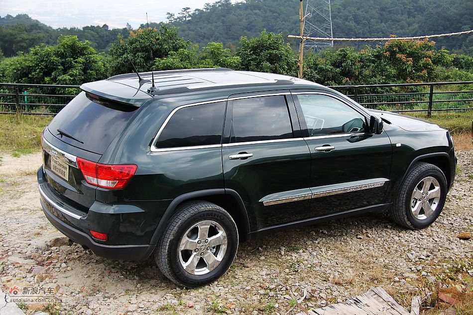 新浪汽车体验试驾全新大切诺基-外观