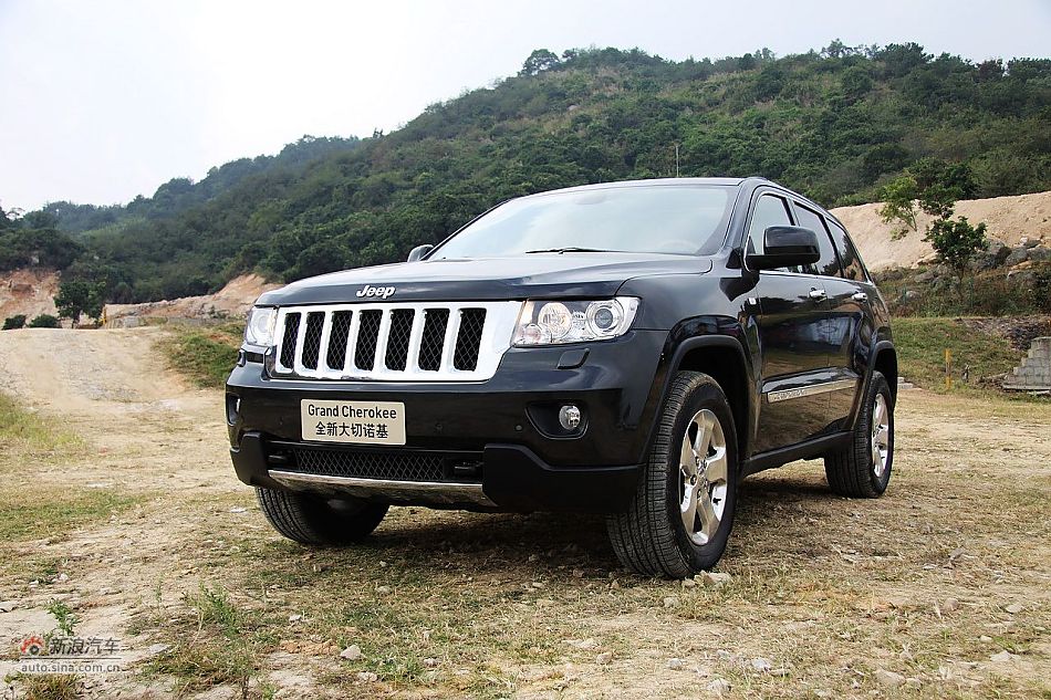 新浪汽车体验试驾全新大切诺基-外观