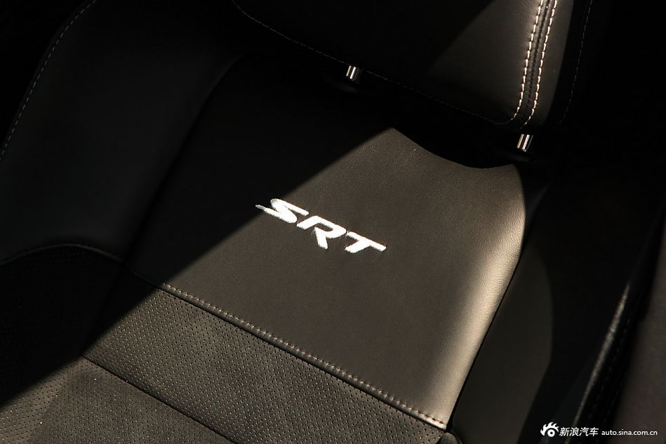 2012款全新Jeep大切诺基SRT8