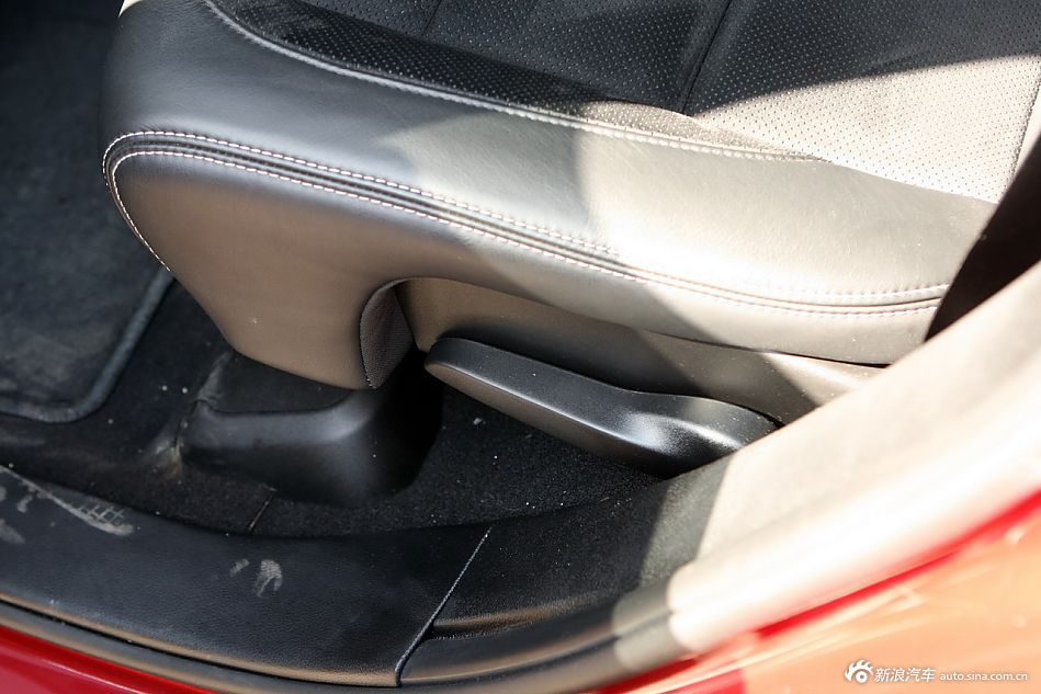 2012款全新Jeep大切诺基SRT8