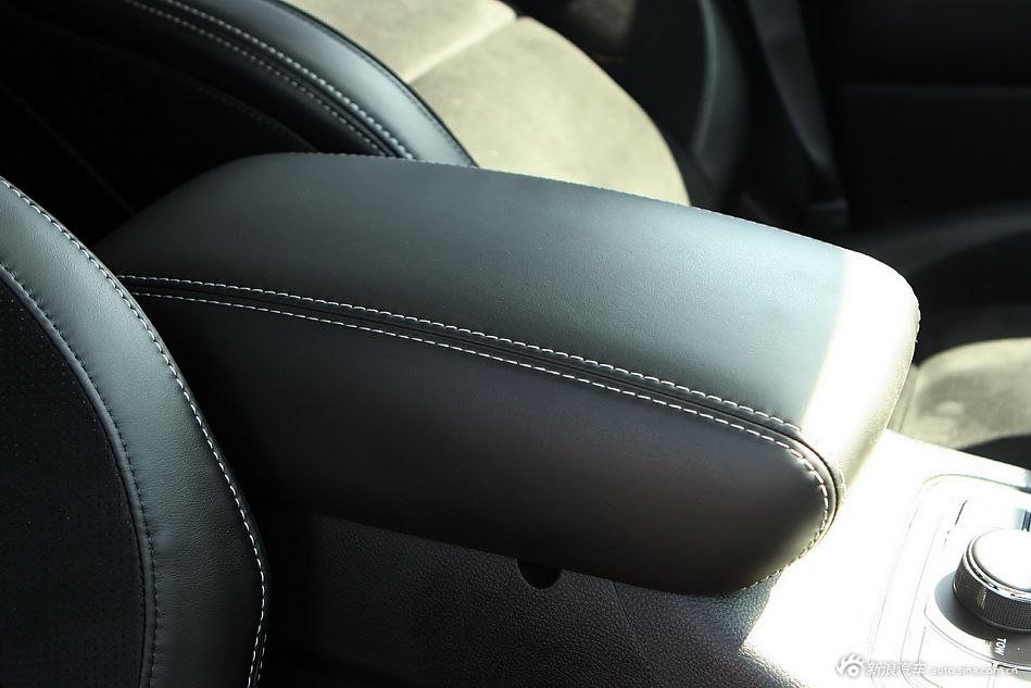 2012款全新Jeep大切诺基SRT8