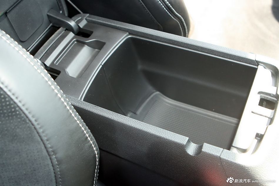 2012款全新Jeep大切诺基SRT8