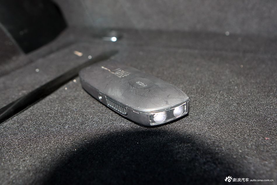 2012款全新Jeep大切诺基SRT8