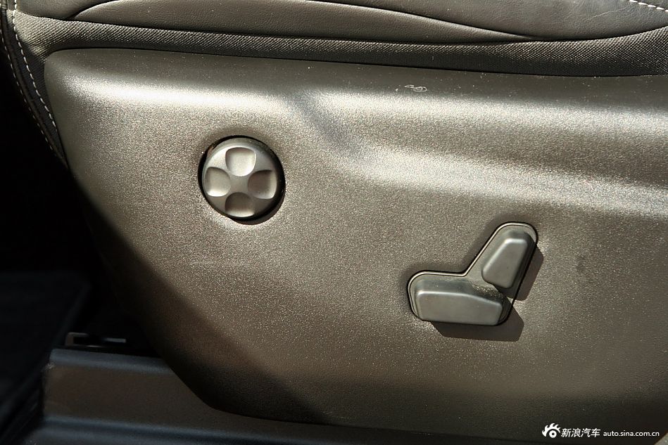 2012款全新Jeep大切诺基SRT8