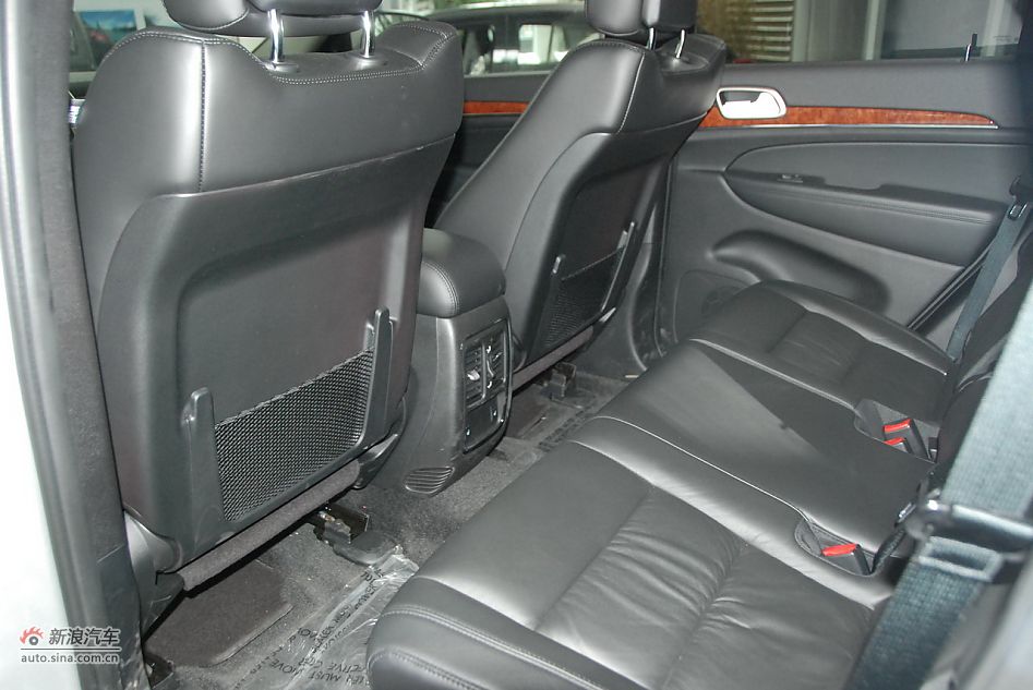 2011款全新Jeep大切诺基豪华版