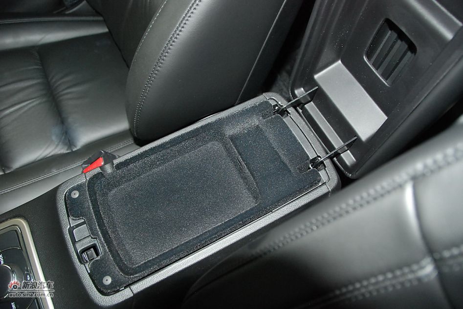 2011款全新Jeep大切诺基豪华版