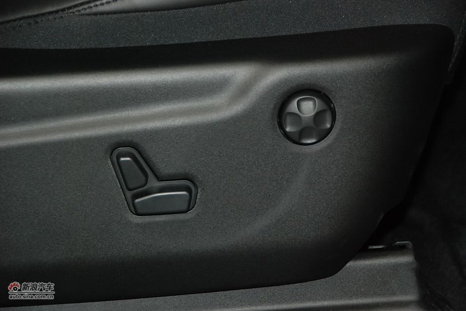 2011款全新Jeep大切诺基豪华版