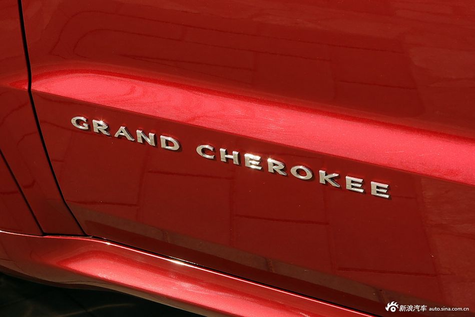 2012款全新Jeep大切诺基SRT8