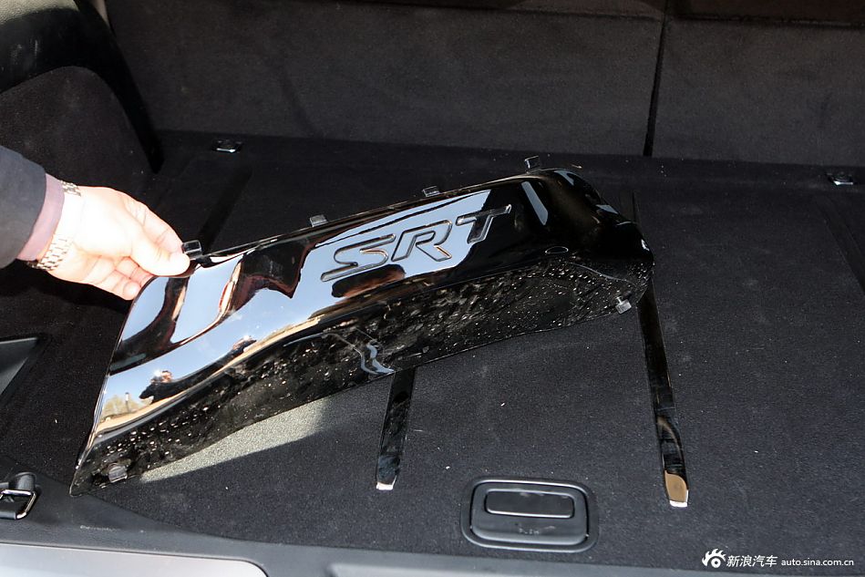 2012款全新Jeep大切诺基SRT8