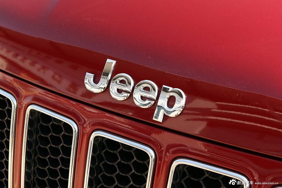 2012款全新Jeep大切诺基SRT8