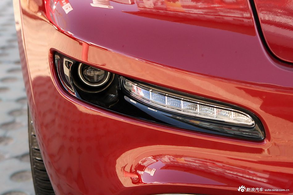 2012款全新Jeep大切诺基SRT8