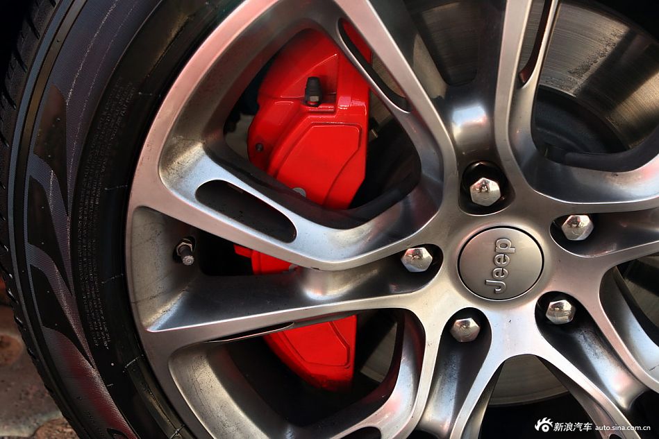 2012款全新Jeep大切诺基SRT8