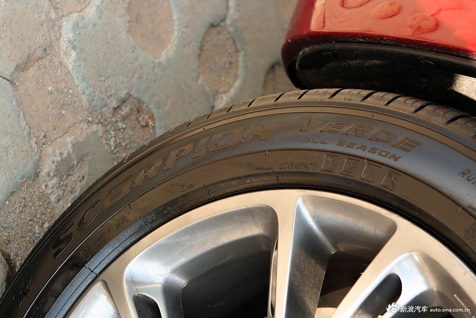 2012款全新Jeep大切诺基SRT8