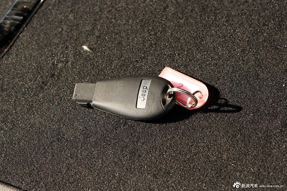 2012款全新Jeep大切诺基SRT8