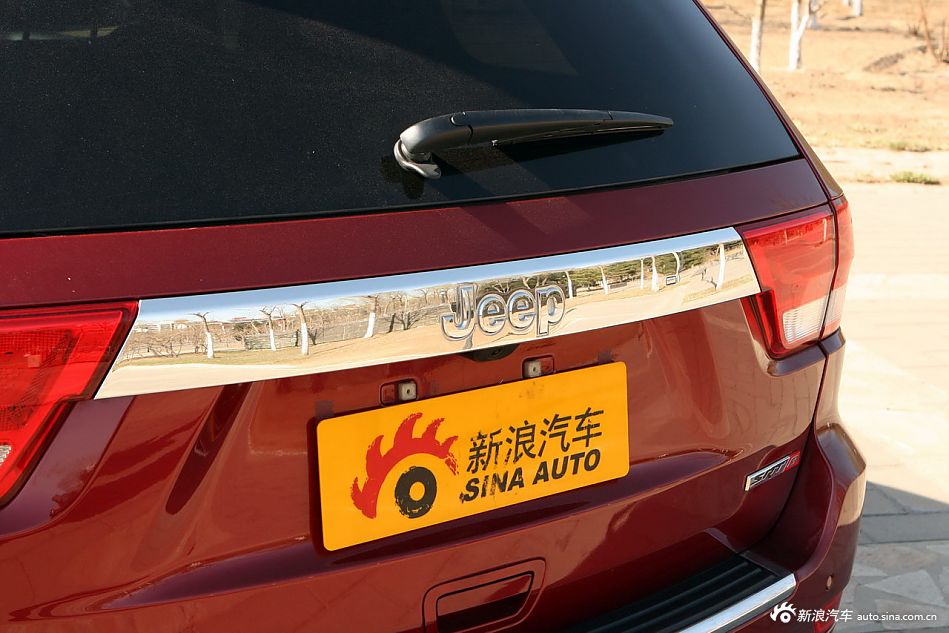 2012款全新Jeep大切诺基SRT8