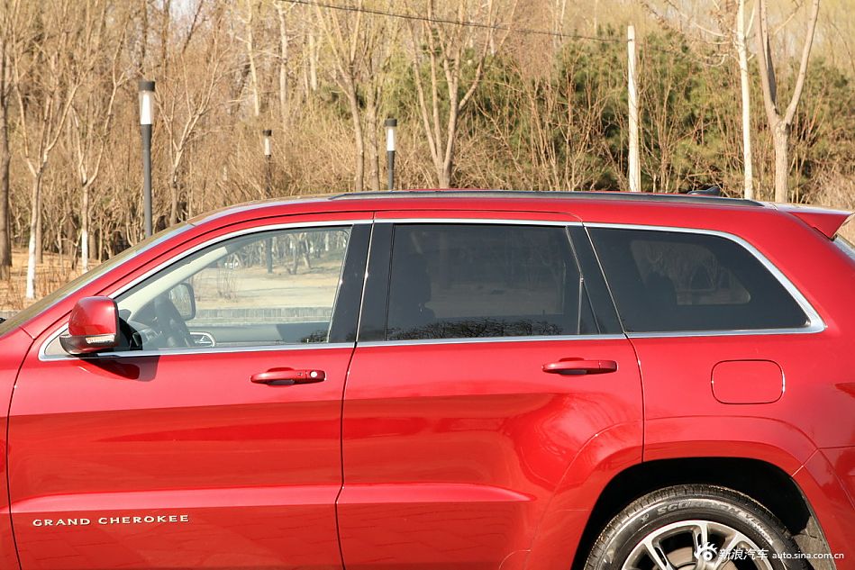 2012款全新Jeep大切诺基SRT8