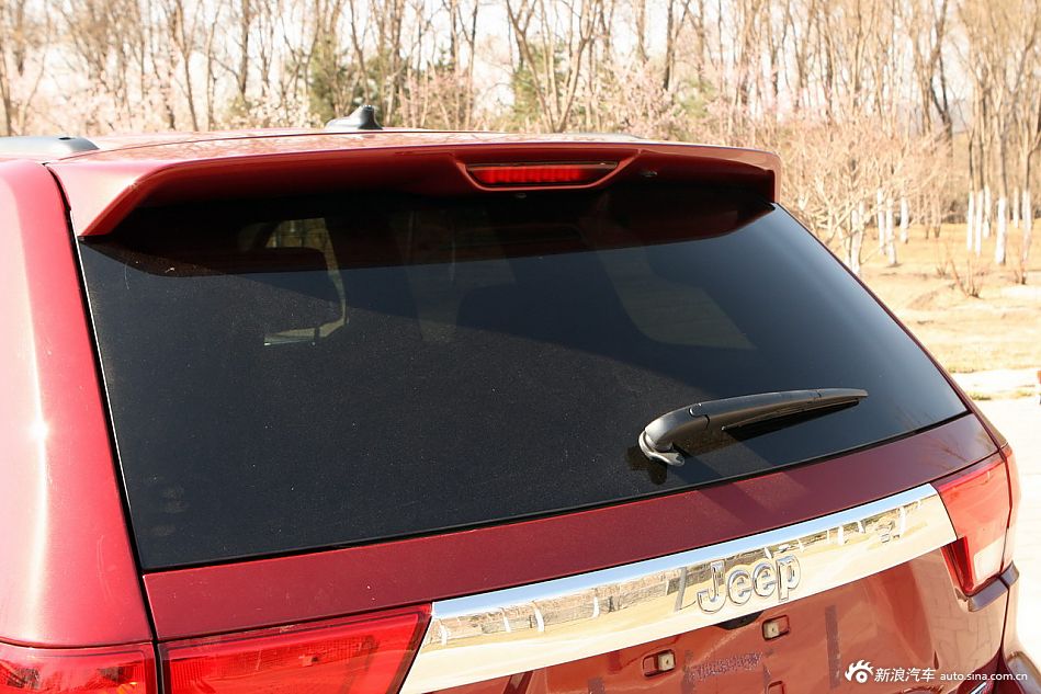 2012款全新Jeep大切诺基SRT8