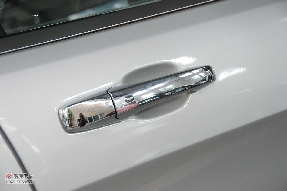 2011款全新Jeep大切诺基豪华版