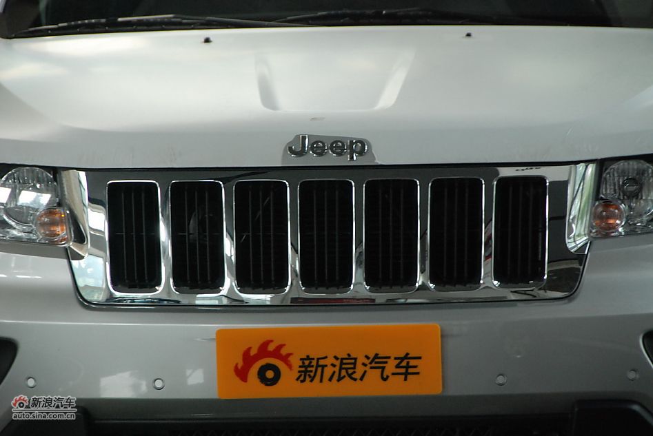 2011款全新Jeep大切诺基豪华版
