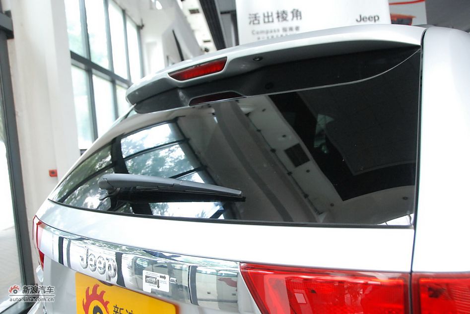 2011款全新Jeep大切诺基豪华版