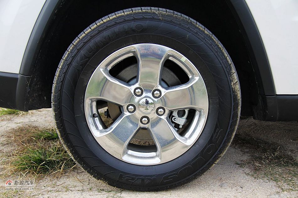 新浪汽车体验试驾全新大切诺基-外观