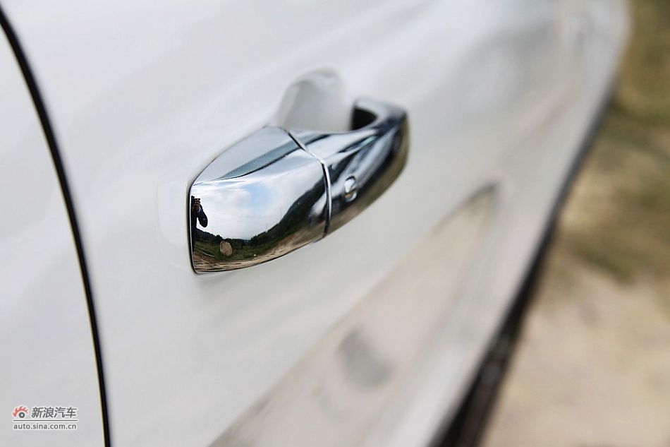 新浪汽车体验试驾全新大切诺基-外观