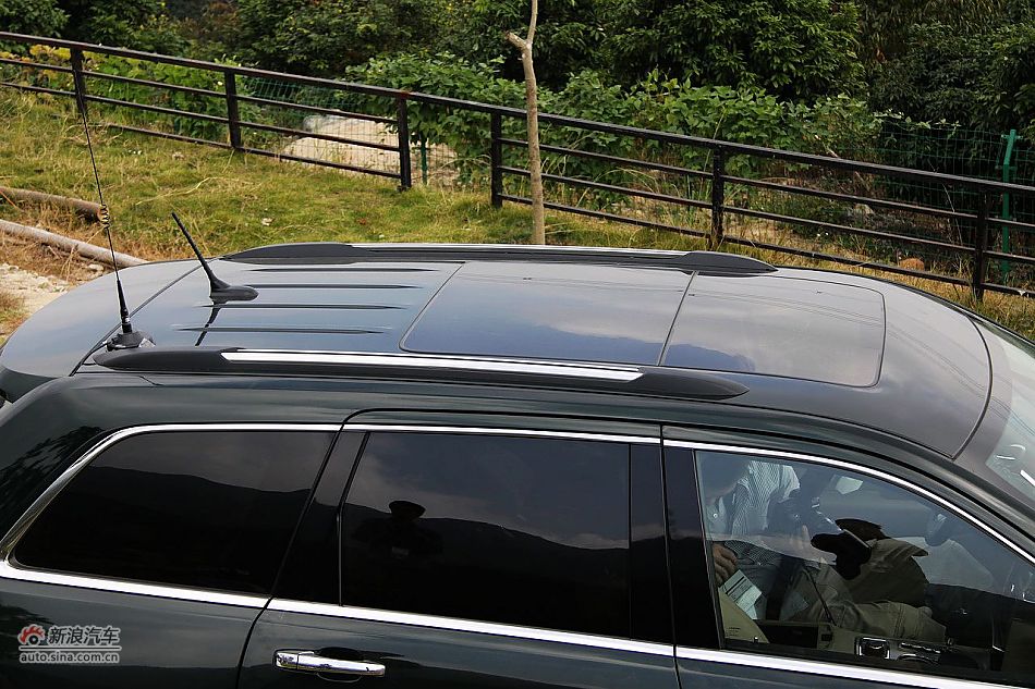 新浪汽车体验试驾全新大切诺基-外观