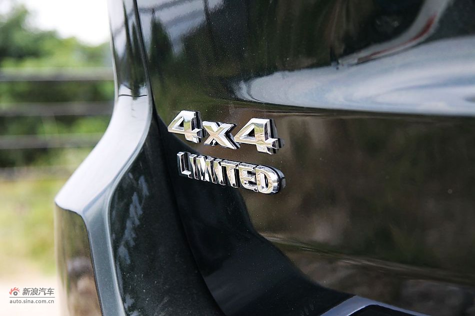 新浪汽车体验试驾全新大切诺基-外观