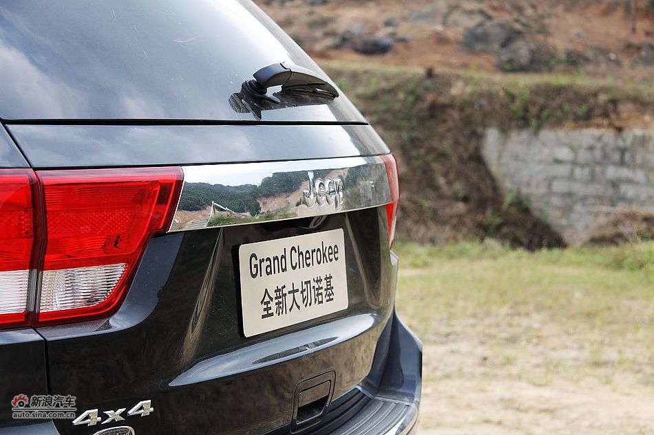 新浪汽车体验试驾全新大切诺基-外观