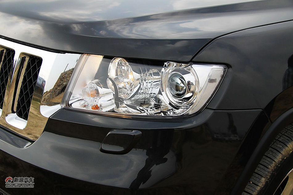 新浪汽车体验试驾全新大切诺基-外观