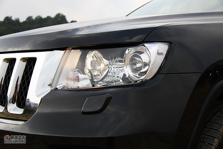 新浪汽车体验试驾全新大切诺基-外观