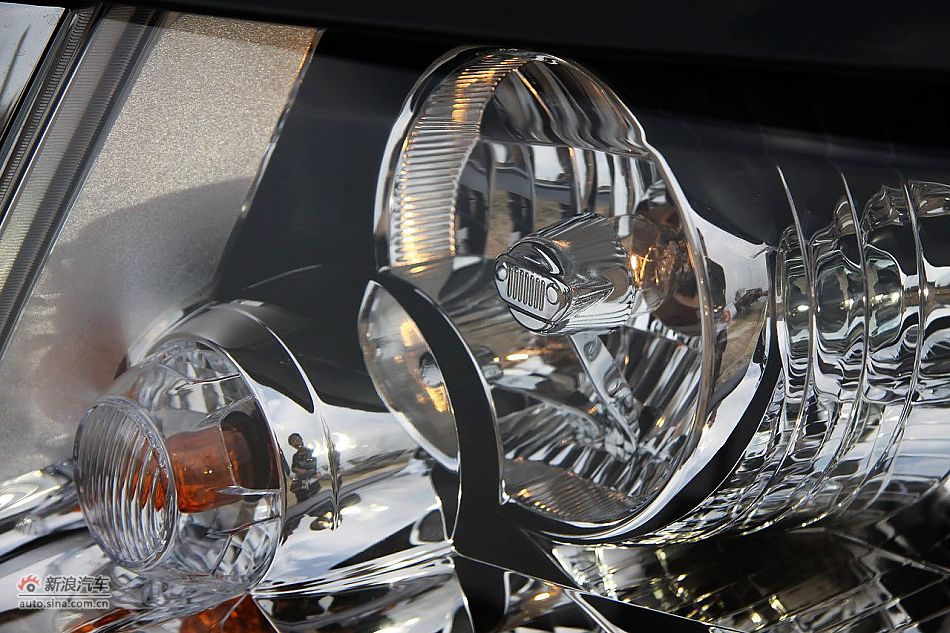 新浪汽车体验试驾全新大切诺基-外观