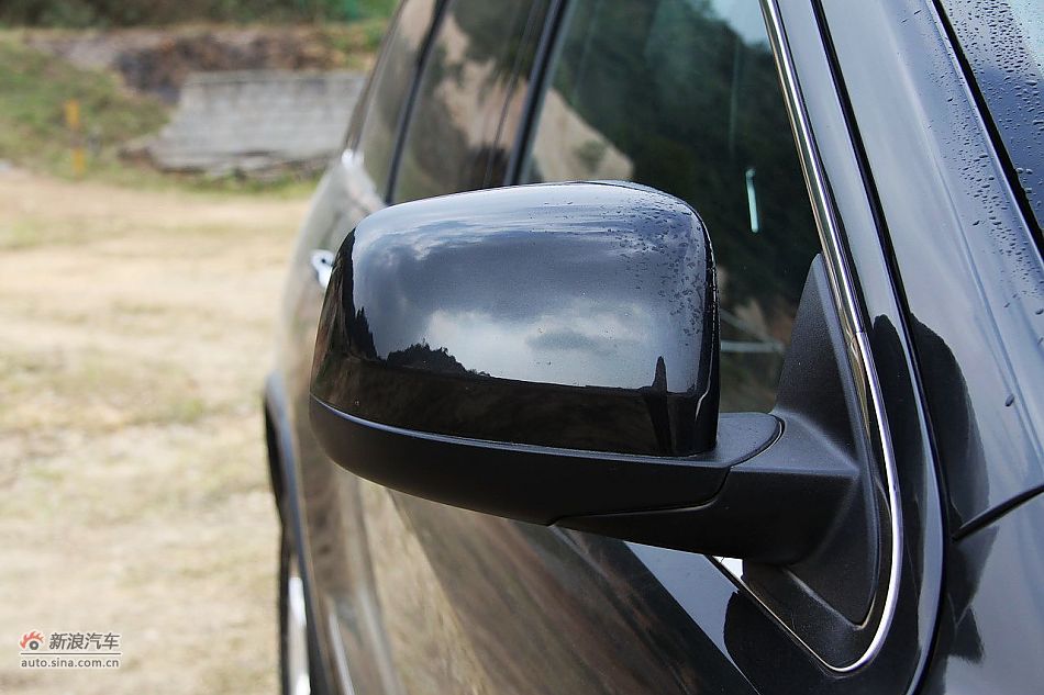 新浪汽车体验试驾全新大切诺基-外观