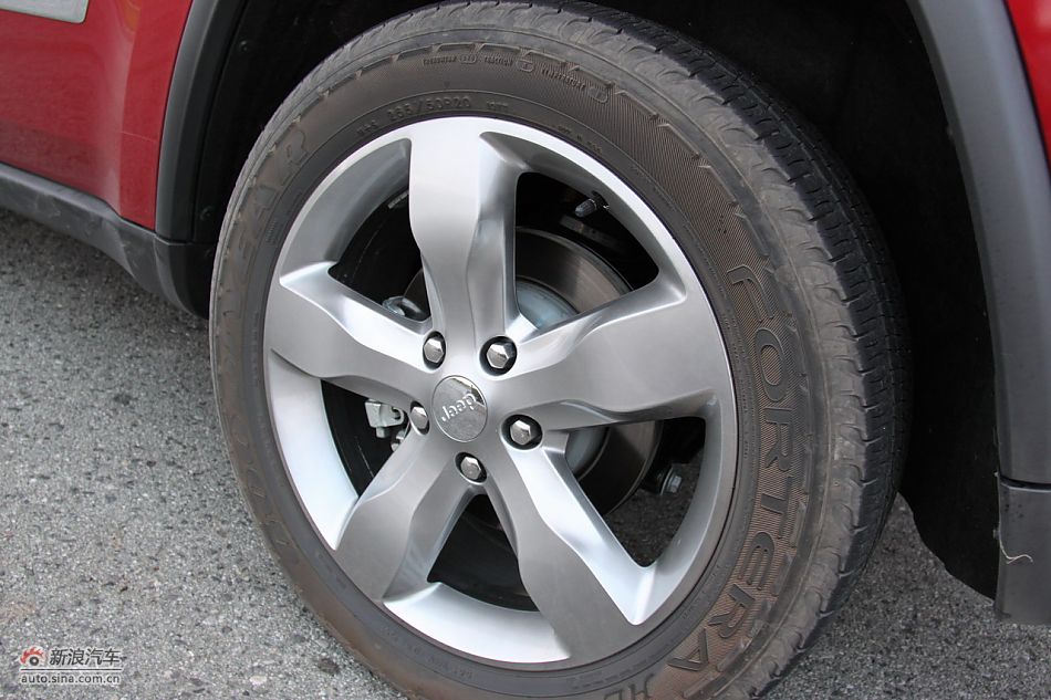 2011款大切诺基外观细节