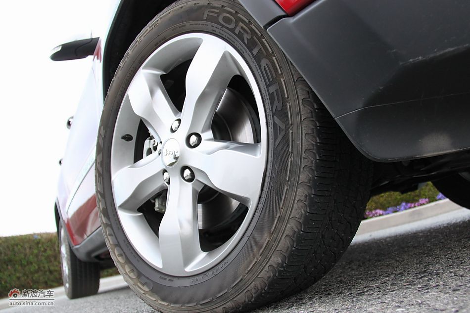 2011款大切诺基外观细节