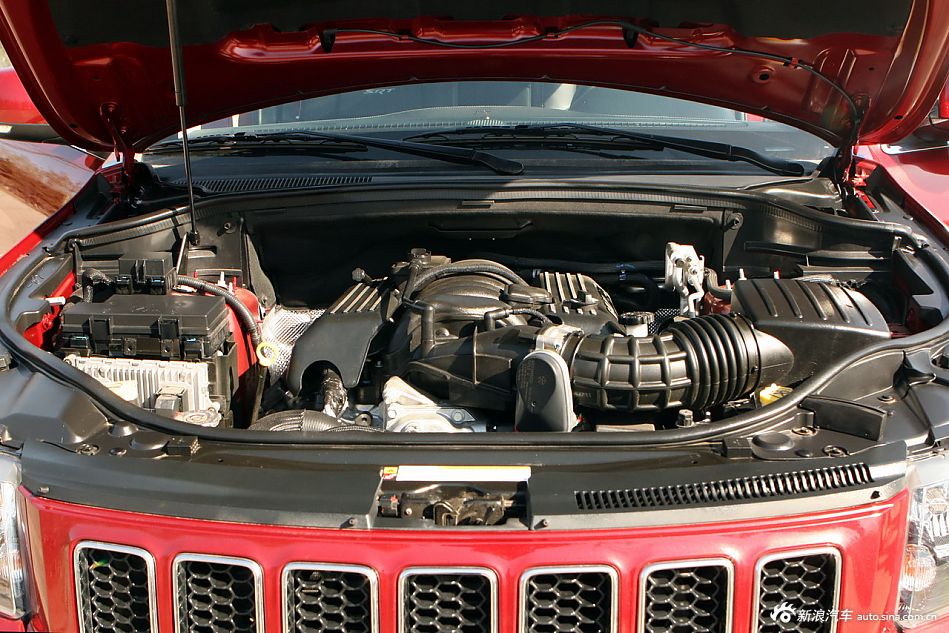 2012款全新Jeep大切诺基SRT8